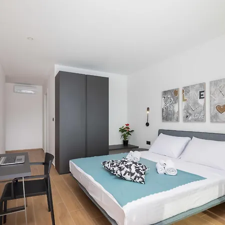 Old Olive Iii By Interhome *