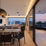 Old Olive Iii By Interhome * 보드냔