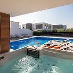 Old Olive Iii By Interhome 보드냔